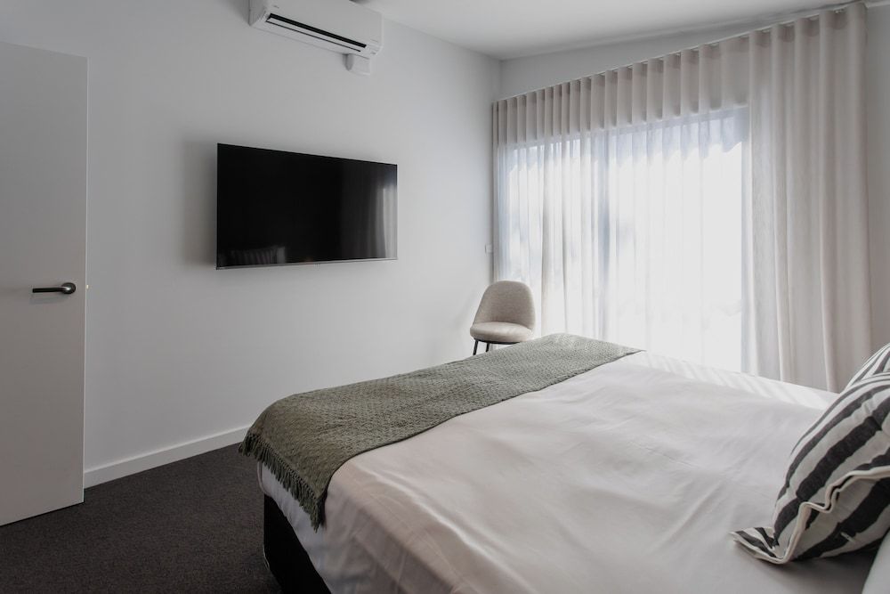 Yarra Valley Grand Hotel Premium Apartment, 1 Bedroom 2