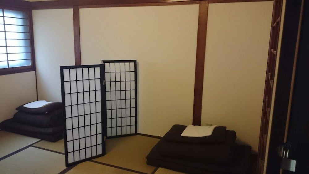 Shared Dormitory, Women only, Non Smoking (Cash Only)