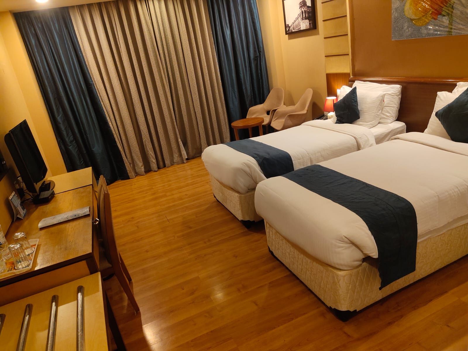The Plaza Standard Room-Twin or Double Bed 4