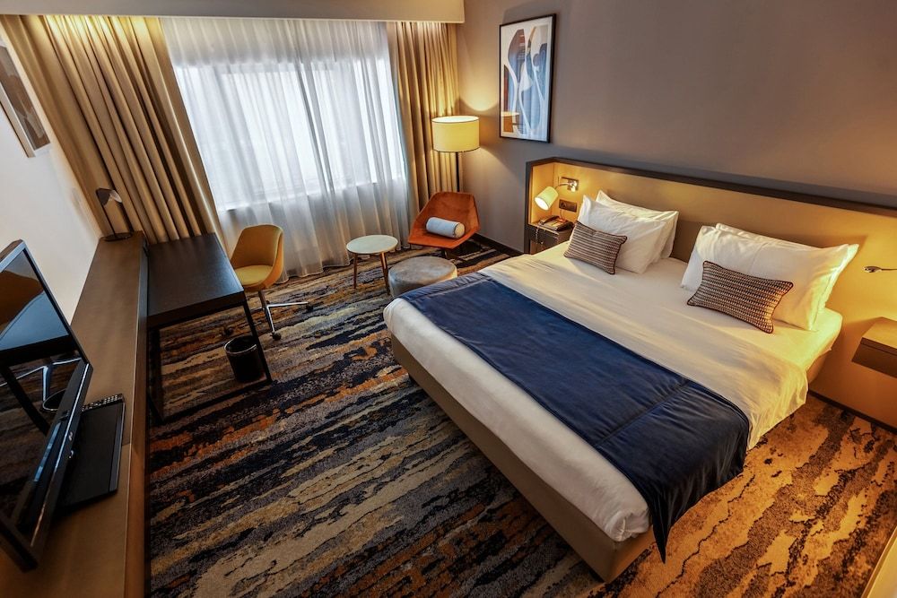 Standard Room, 1 King Bed, Club Lounge Access