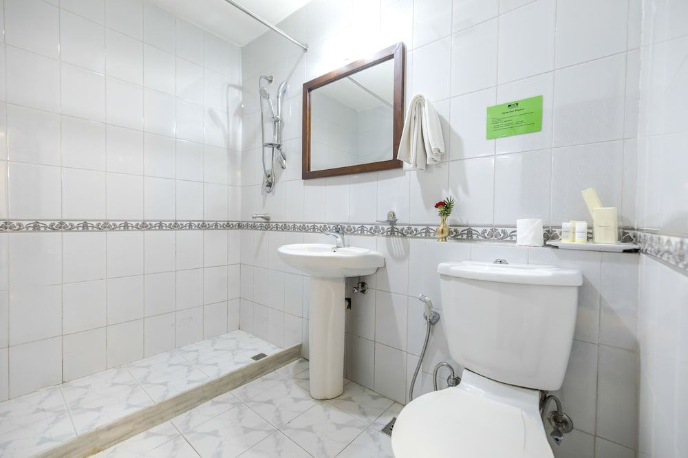 Airport Hotel Standard Double or Twin Room, 1 Bedroom, City View 7