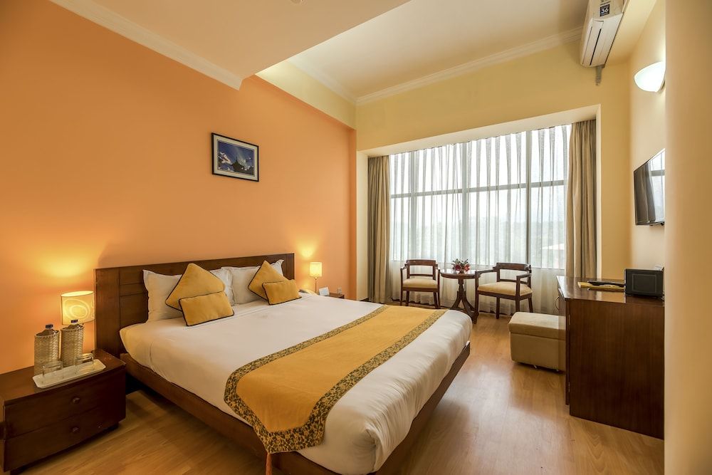Airport Hotel Standard Double or Twin Room, 1 Bedroom, City View 2