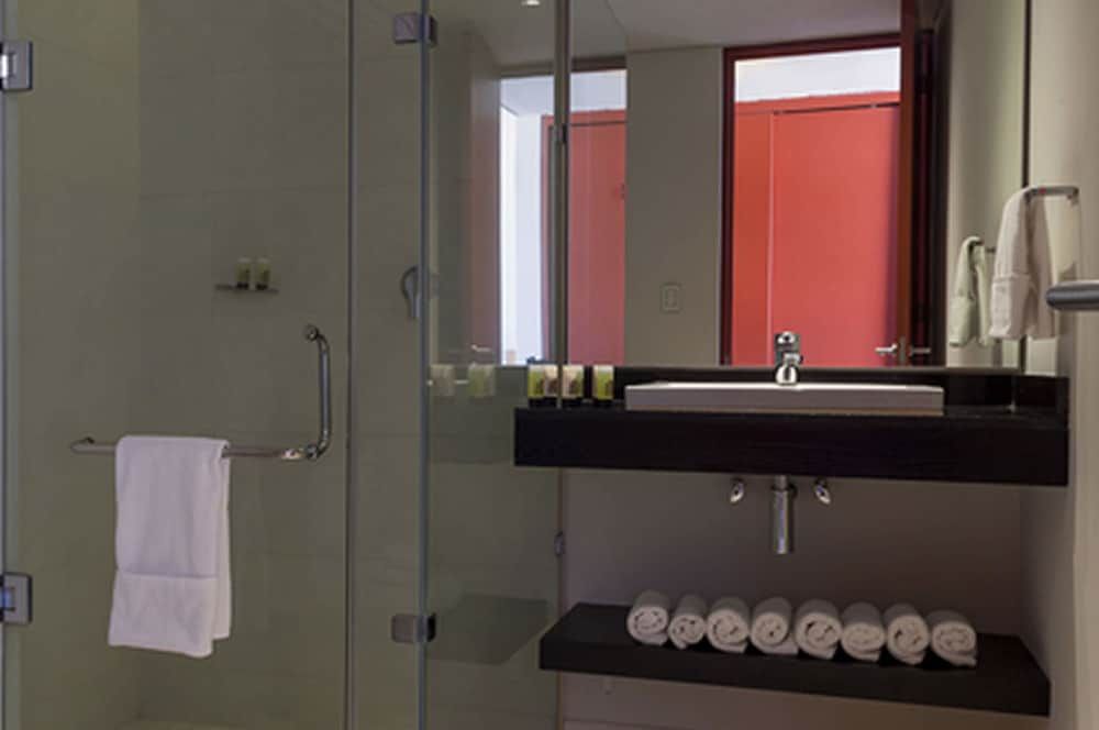 Gamma Morelia Beló Superior Room, 1 King Bed 11