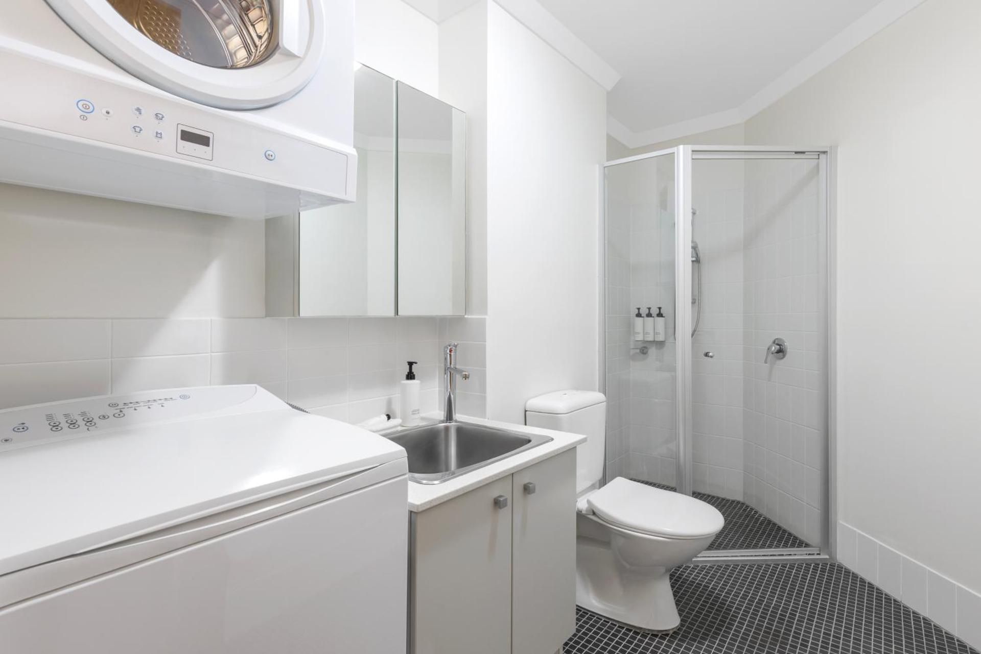 Quest on Rheola Two-Bedroom Apartment - 2 Queen Beds 2