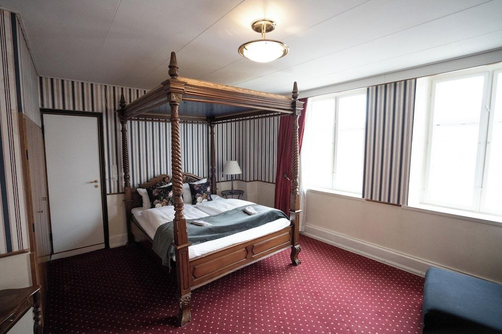 Hotel Vinhuset Suite, Bathtub