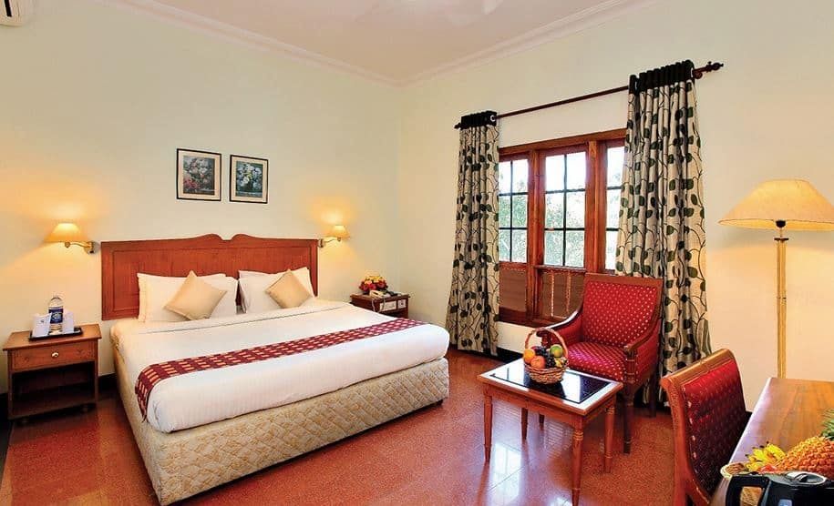 Day Use Room for 4 Hrs Between 10 AM - 5 PM (Same Day Check IN & Check Out)