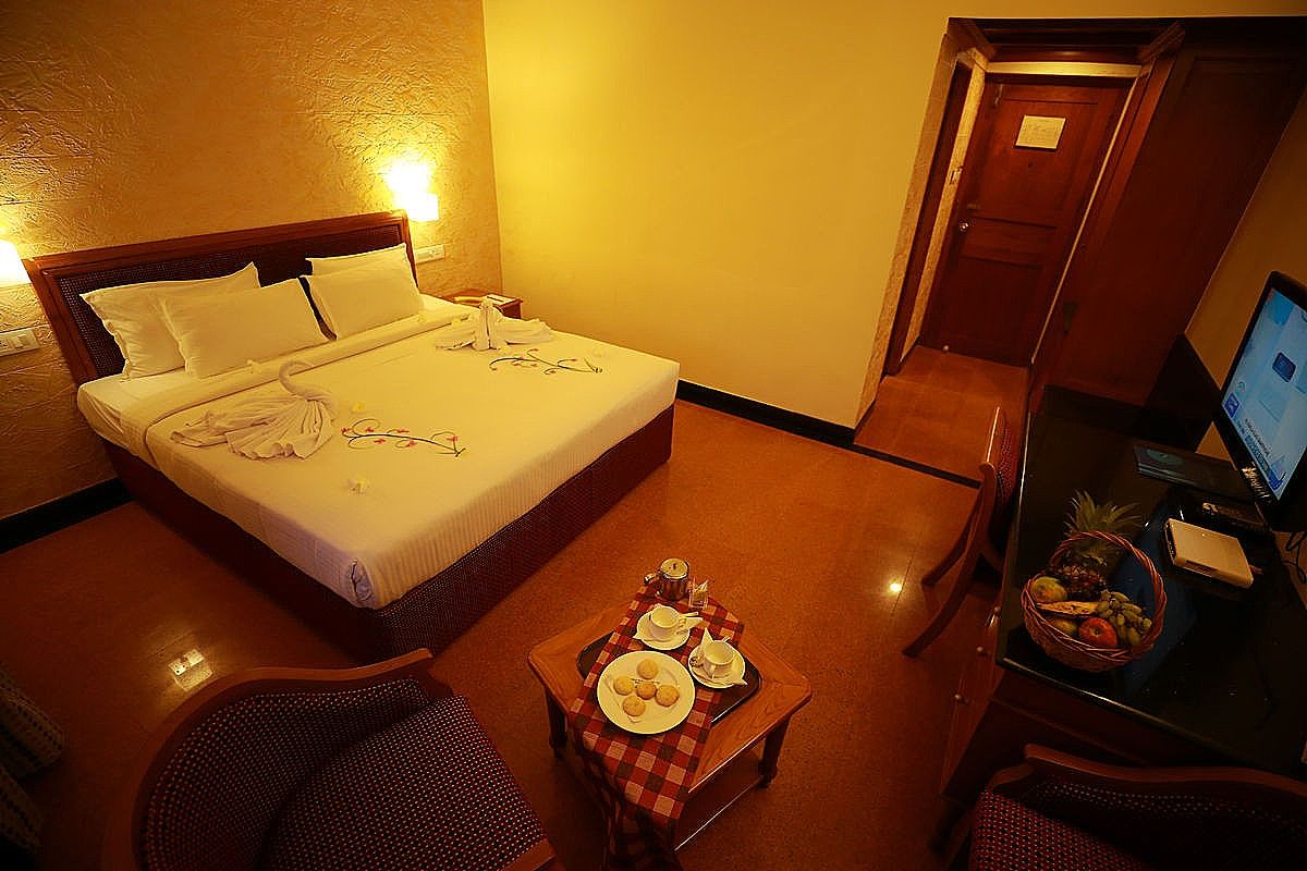Curfew Stay Use Room Between 9 PM - 5 AM (Same Day Check IN & Check Out)