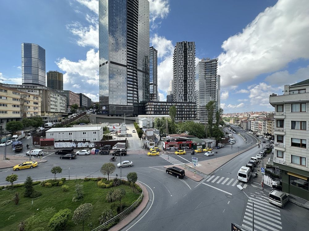 K Suites Hotel Family Suite, 2 Bedrooms 4