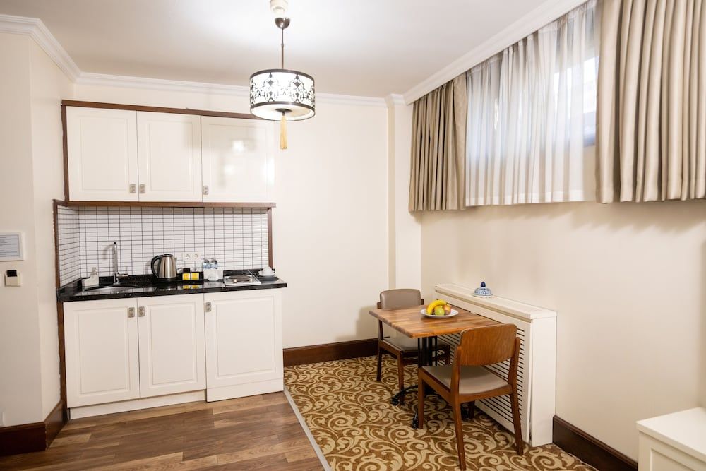 K Suites Hotel Economy Room, 1 Double Bed 6