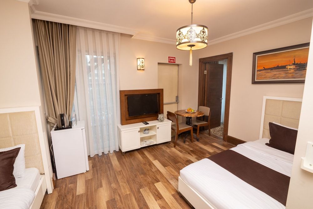 K Suites Hotel Family Suite, 2 Bedrooms 2