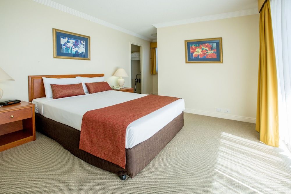 Springwood Tower Apartment Hotel Apartment, 3 Bedrooms