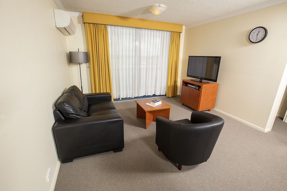 Springwood Tower Apartment Hotel Apartment, 1 Bedroom 3