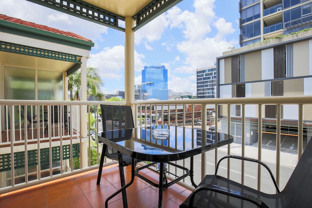 Toowong Central Motel Apartments Family Studio 6