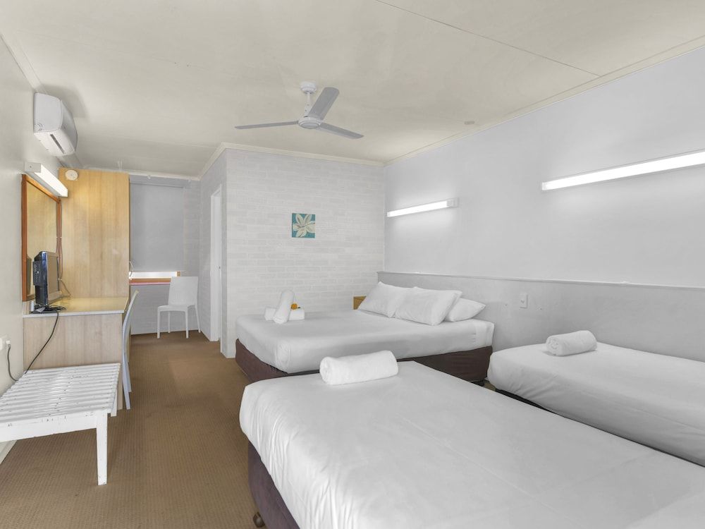 Camden Motor Inn Family Room