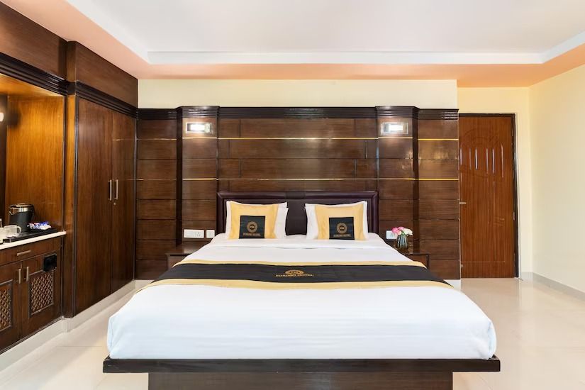 Foxoso Taj View Hotel Deluxe Room 3