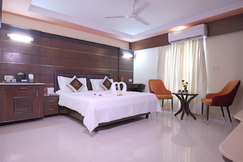 Foxoso Taj View Hotel Premium Room 2