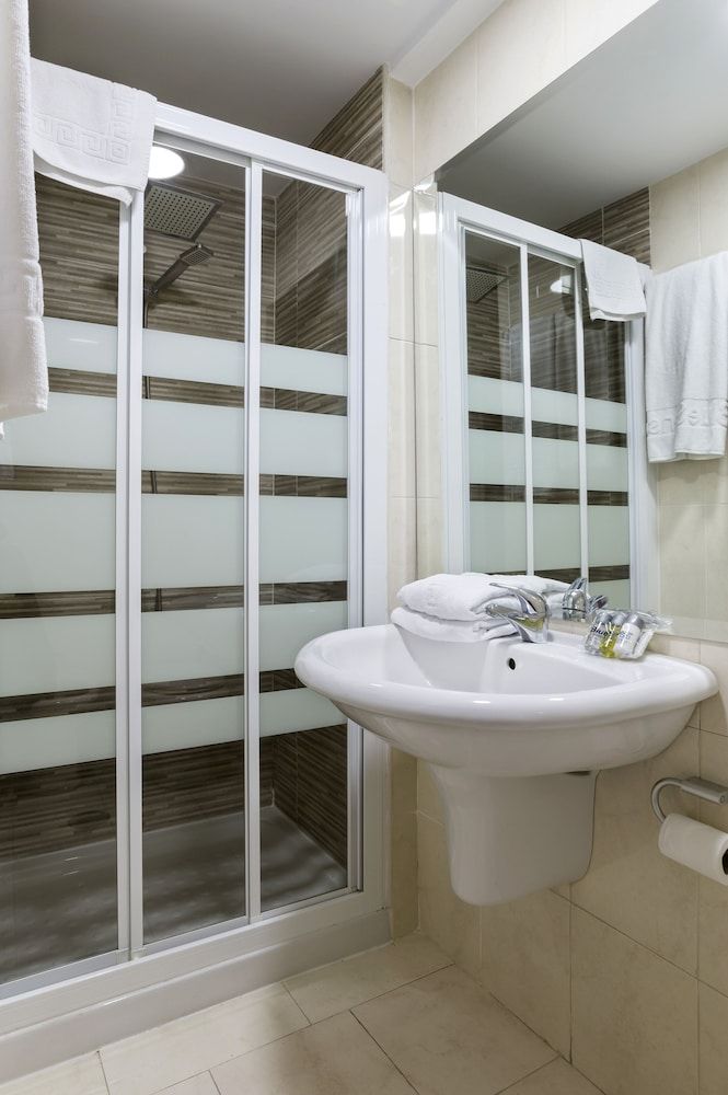 Boutique Urban Madrid Serrano Superior Double Room 10