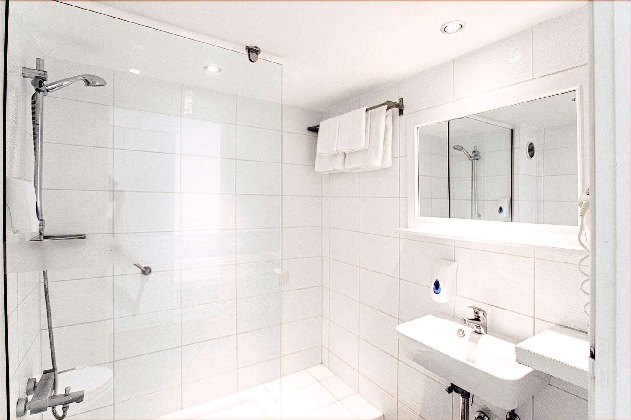 Superior Twin with Balcony - Inland View