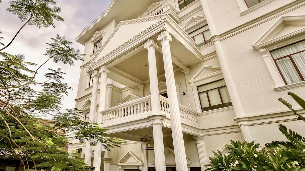 undefined White Mansion 3