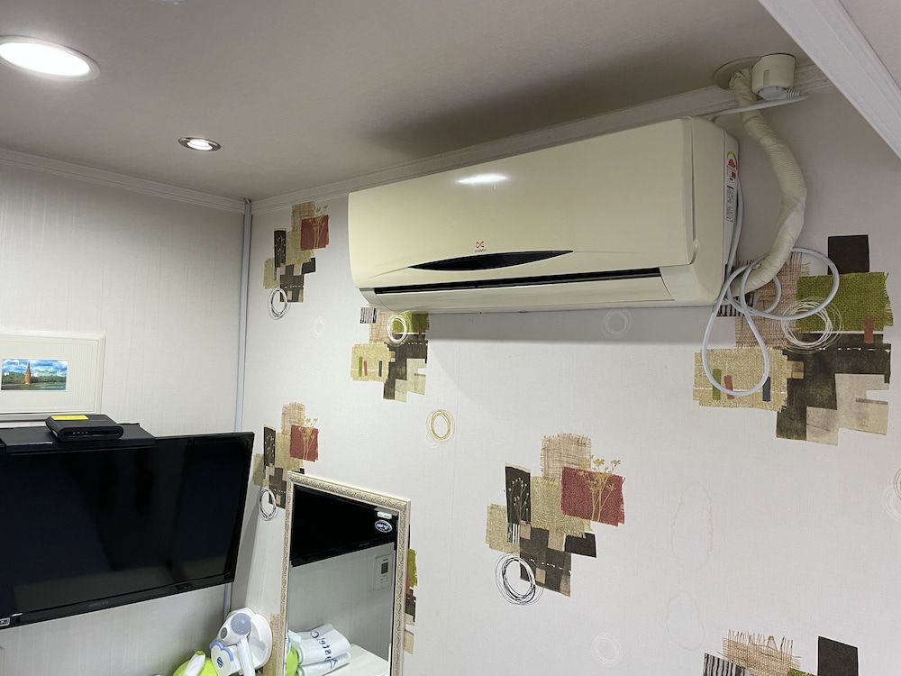 Hostel Chloe Economy Double Room 8