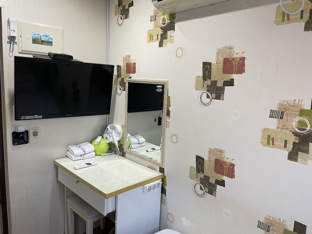 Hostel Chloe Economy Double Room 7