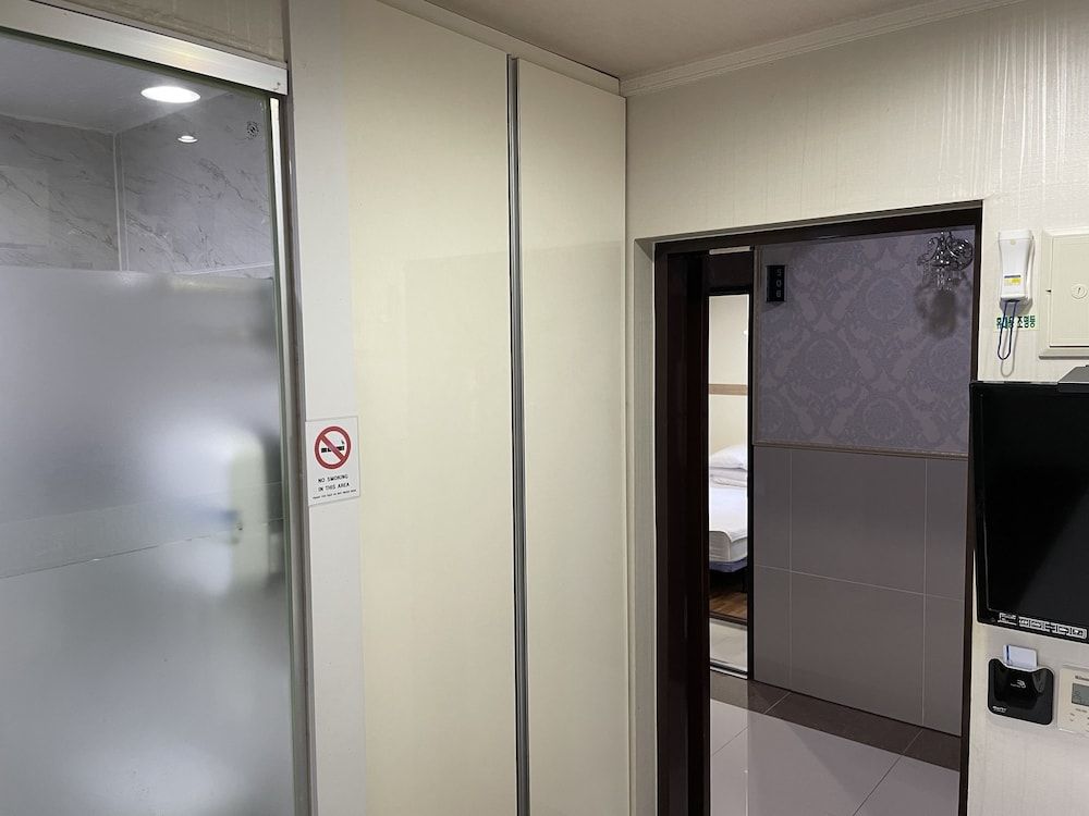 Hostel Chloe Economy Double Room 28