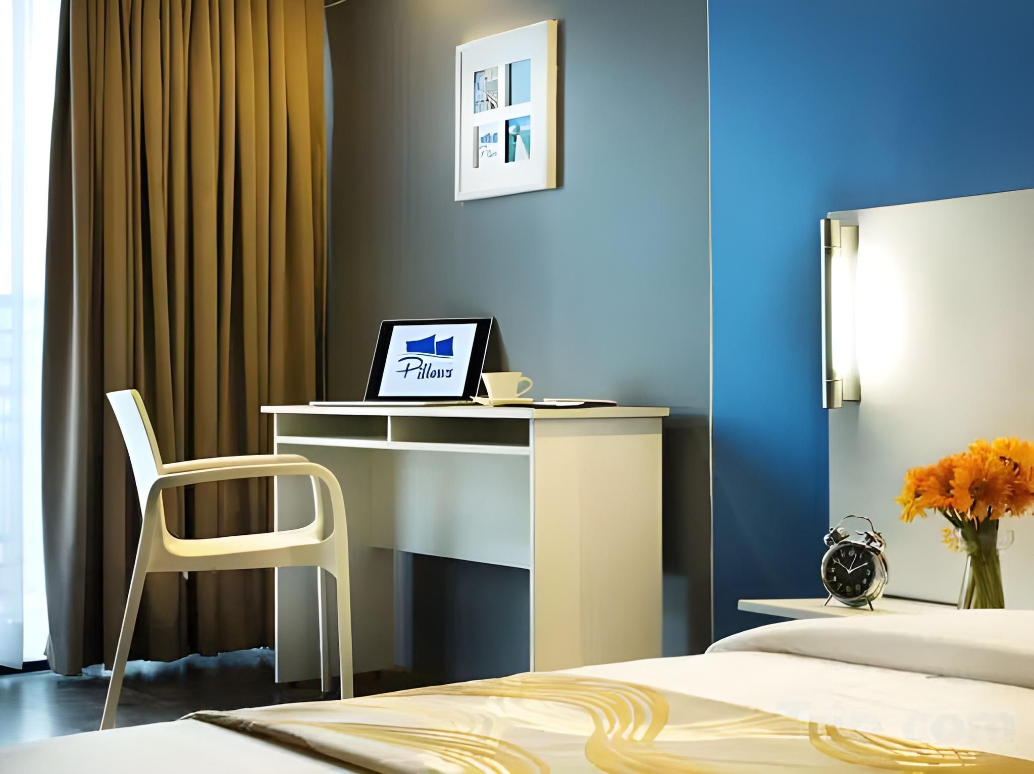 undefined Pillows Hotel 4