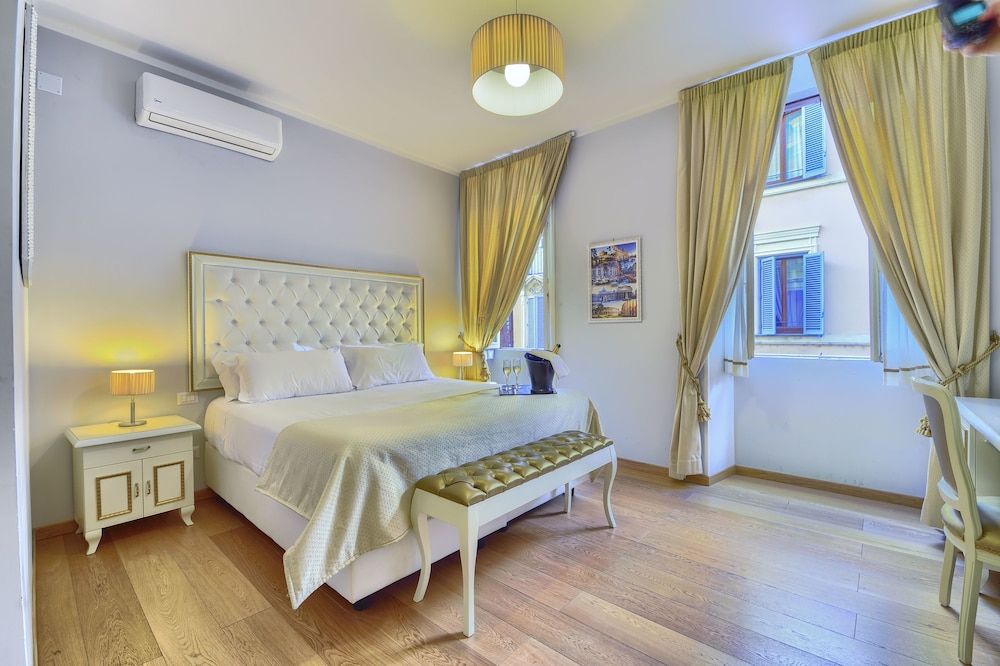 undefined Gravina Suite Frattina 5