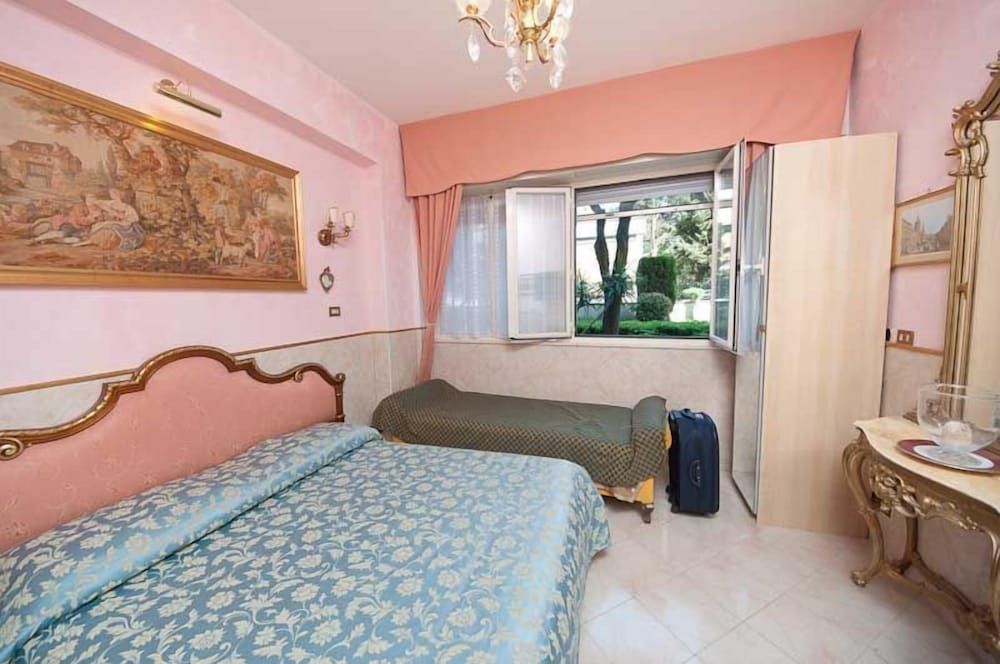 undefined Babri Simintaj 8