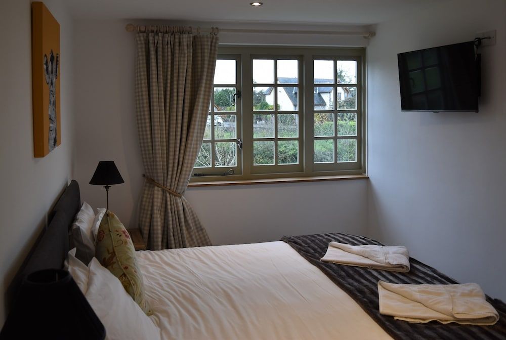 Three Horseshoes Family Quadruple Room, Ensuite (Room 6) 2