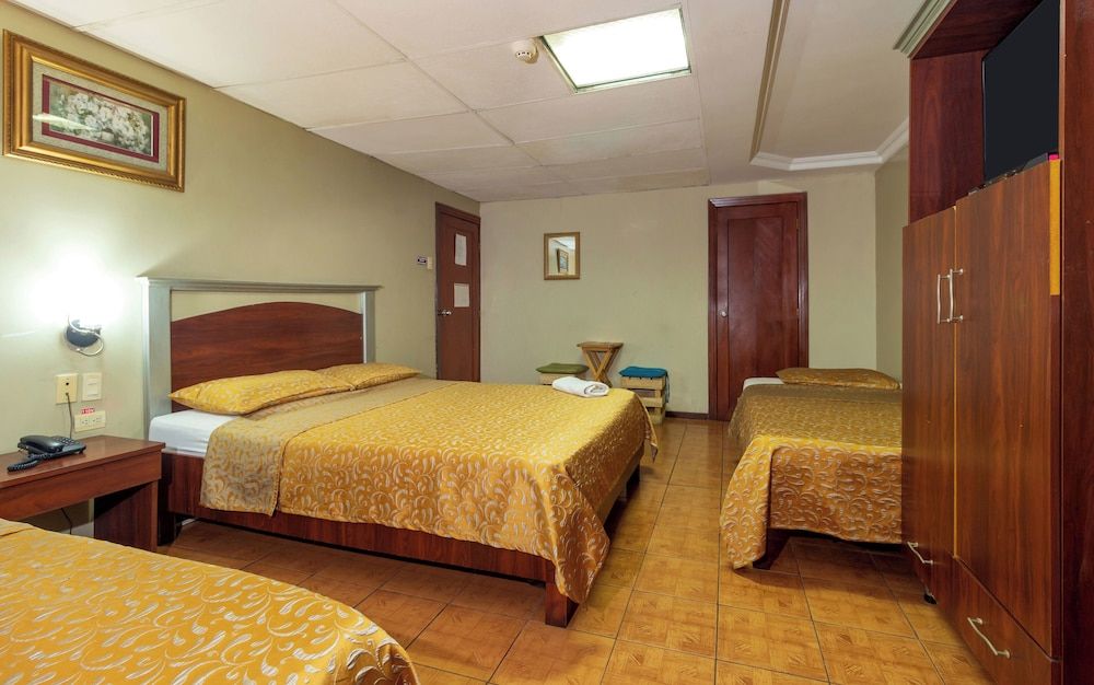 Hotel Malecon Inn Standard Triple Room, 3 Twin Beds 3