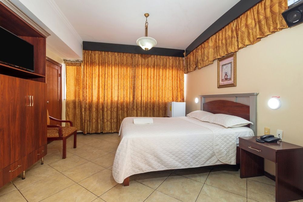 Hotel Malecon Inn Standard Room, 1 Queen Bed 2