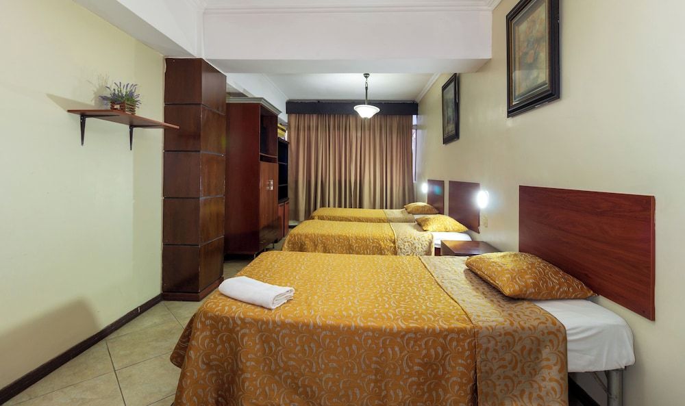 Hotel Malecon Inn Standard Triple Room, 3 Twin Beds 5