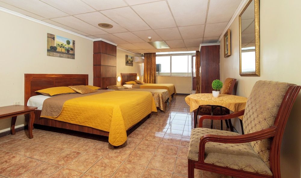 Hotel Malecon Inn Standard Triple Room, 3 Twin Beds