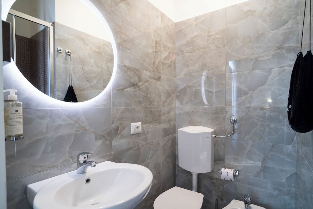 Standard Room, 2 Twin Beds, Private Bathroom