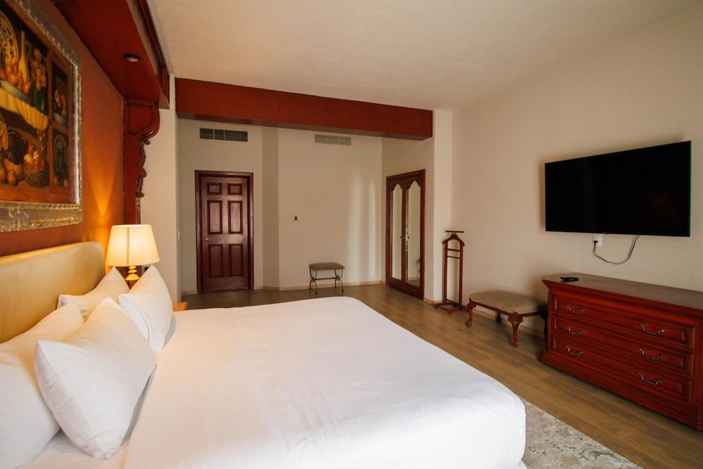 Suite, 1 Bedroom, 1 King Bed
