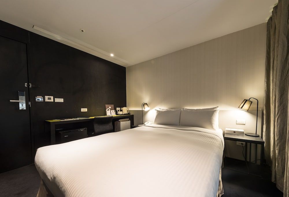 undefined Vendome East Inn 5