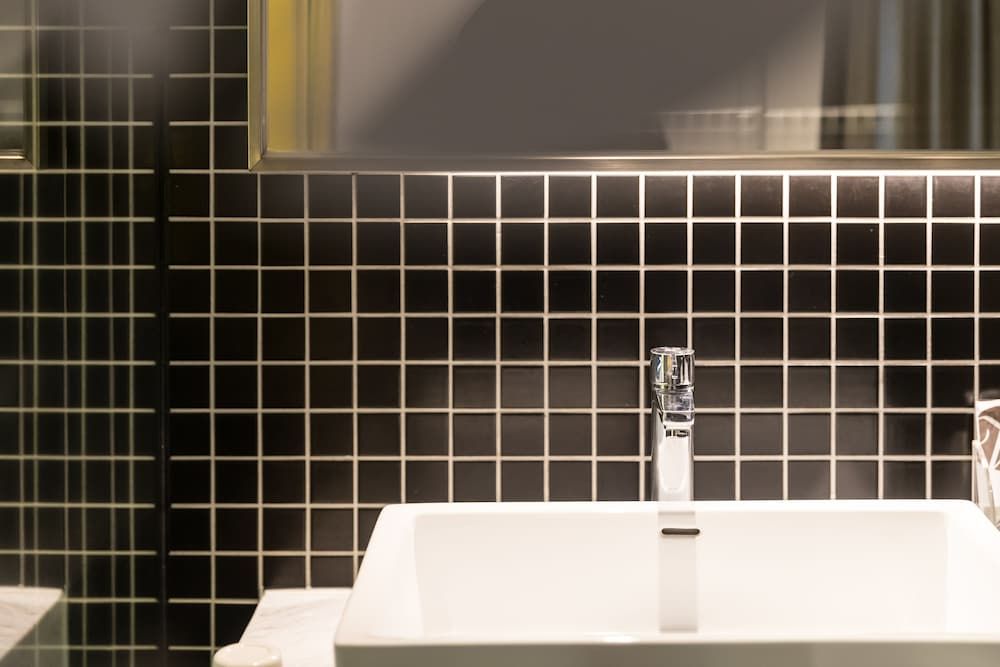 undefined Vendome East Inn 2