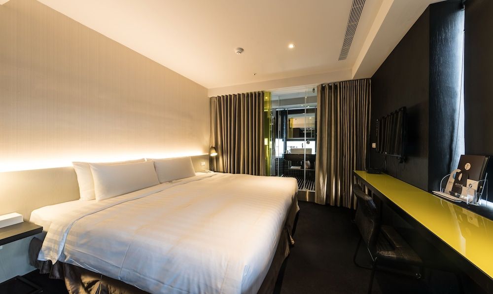Vendome East Inn Deluxe Double Room