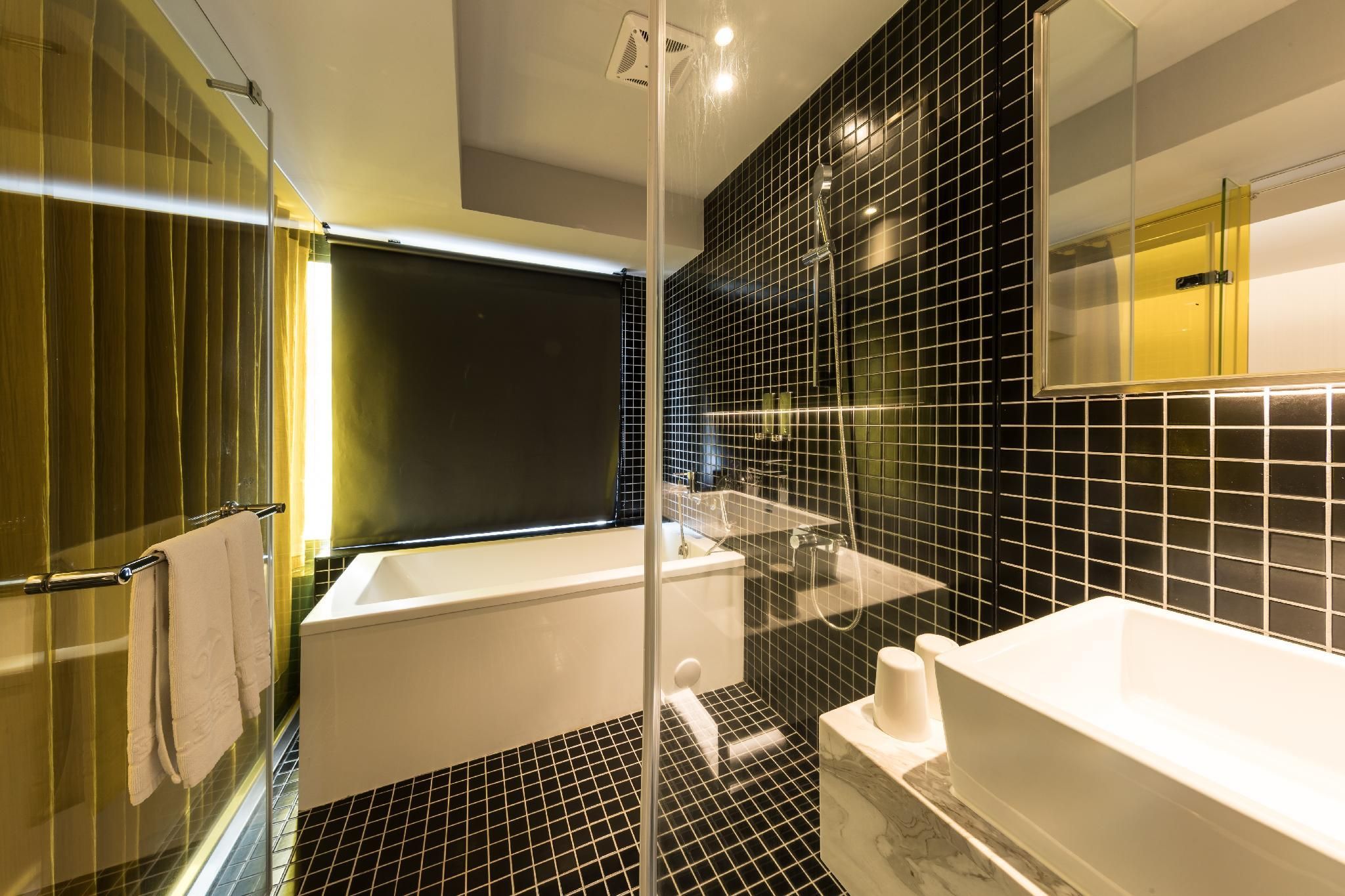 undefined Vendome East Inn 4