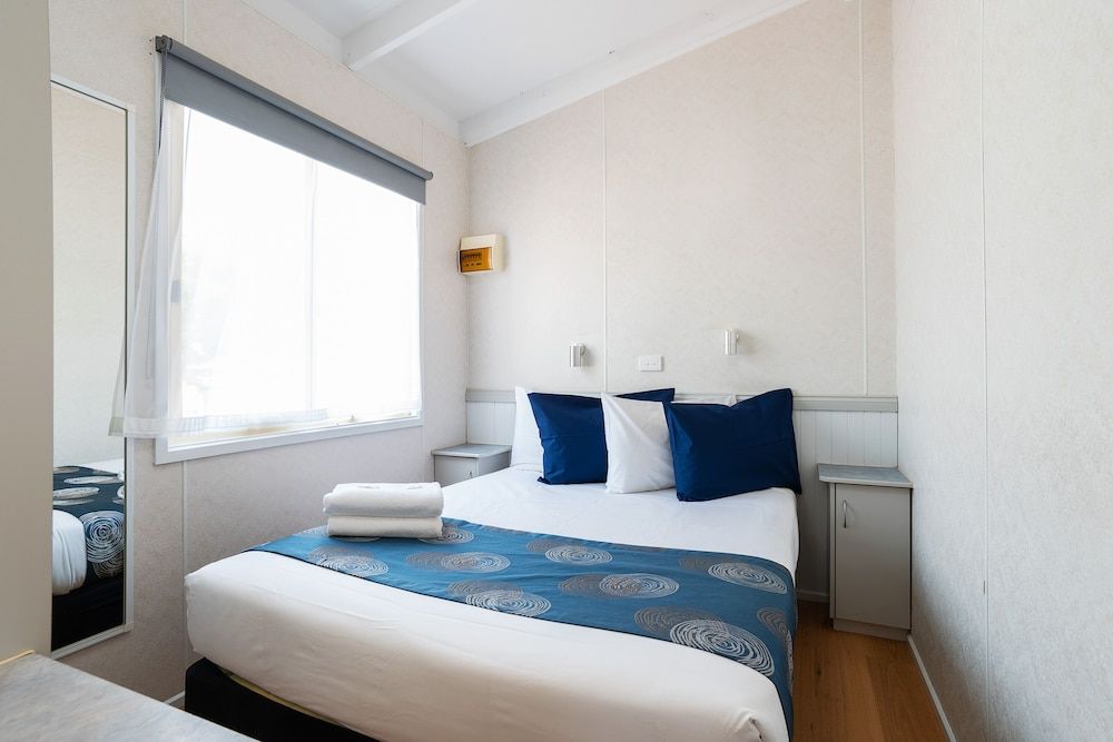 Crestview Tourist Park Family Cabin 3