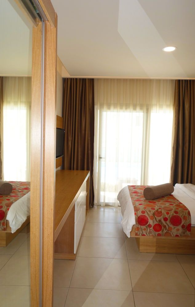 Zest Exclusive Hotel and Spa Deluxe Room 7