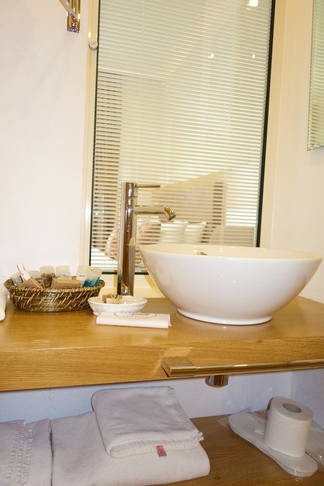 Zest Exclusive Hotel and Spa Deluxe Room 14