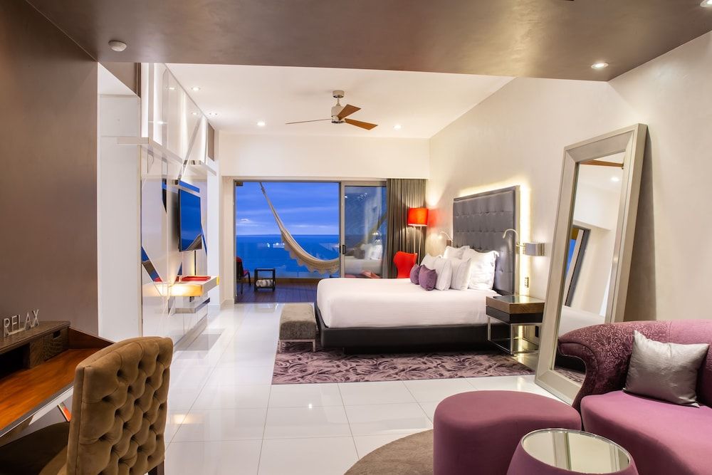 Suite North
