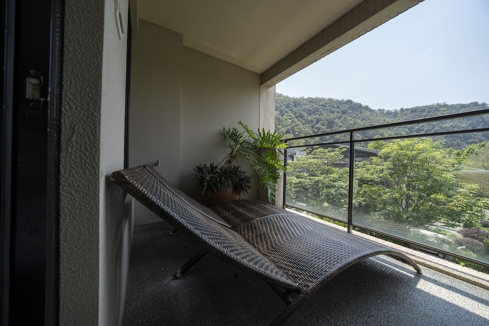 Tai Yi Red Maple Resort Quadruple Room 7