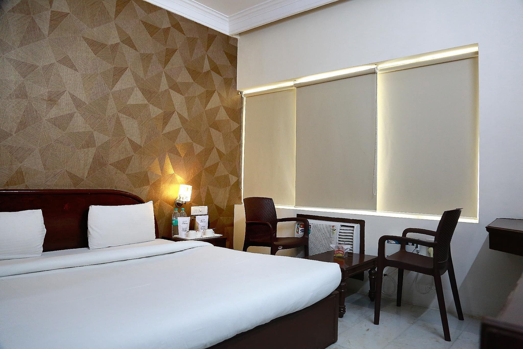 Shri Devi Park Deluxe Double Room 4