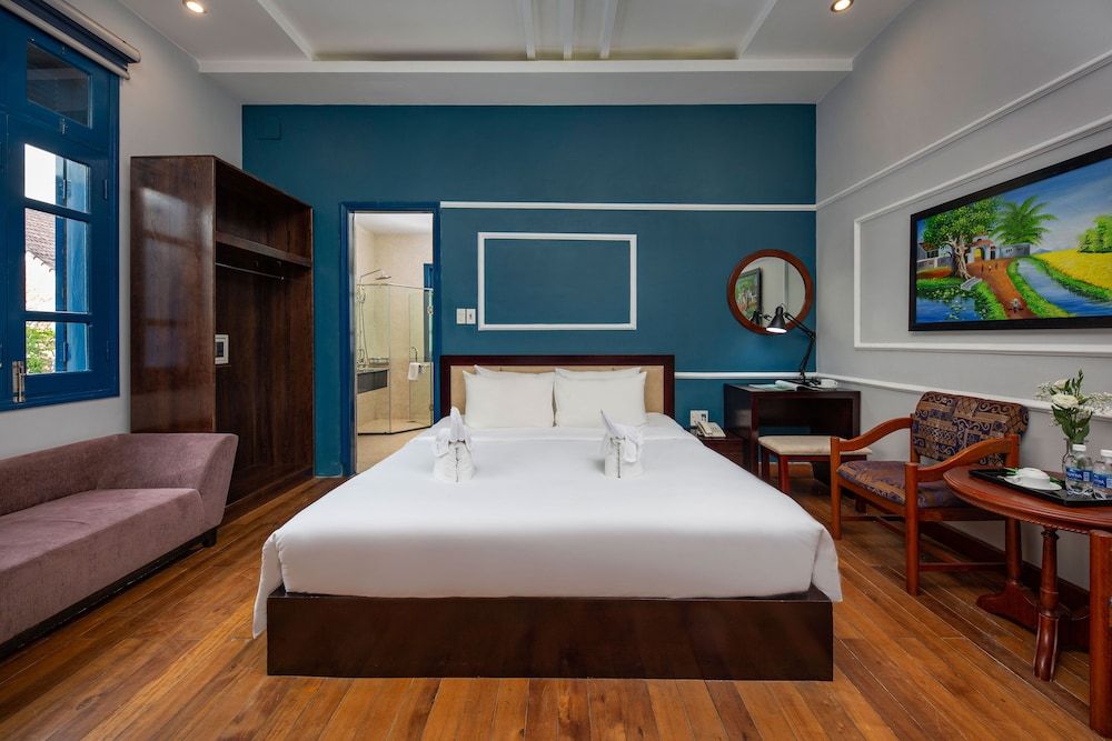 Sofia Boutique Hotel Danang Deluxe Double Room 4