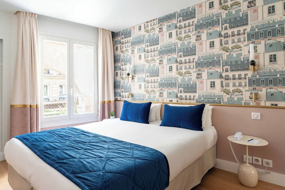 Hôtel Acadia - Astotel Standard Twin room - Complimentary soft minibar, courtesy tray, Chromecast - Snacks, digital press 4