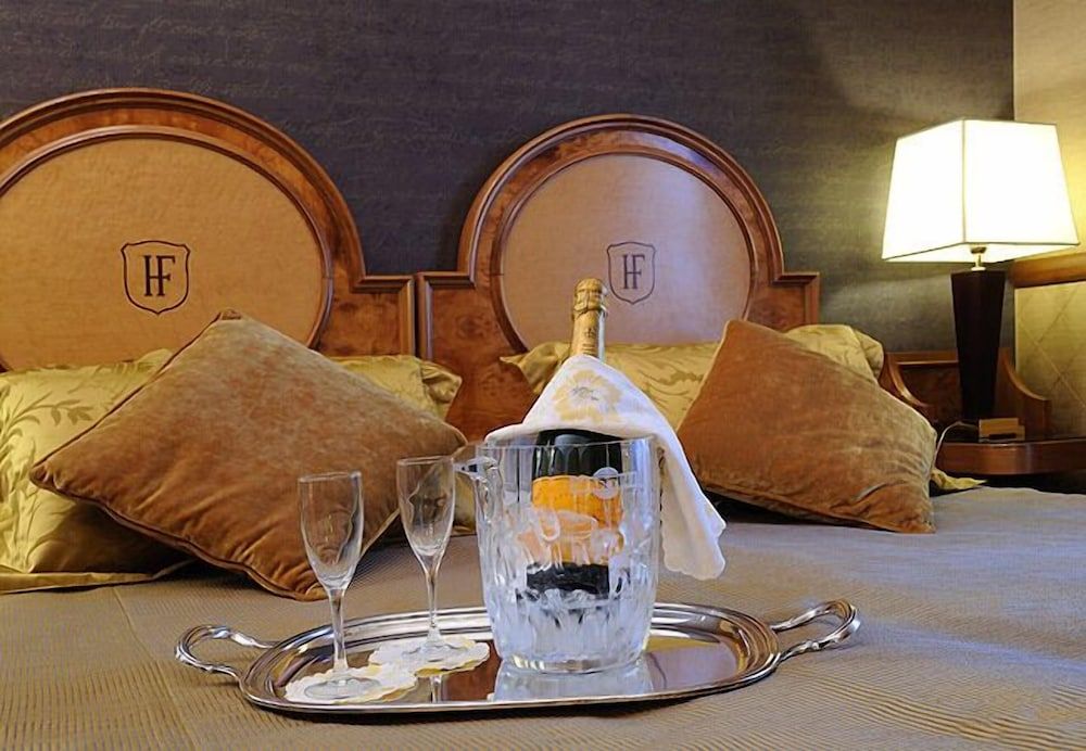 undefined Hotel Farnese 10