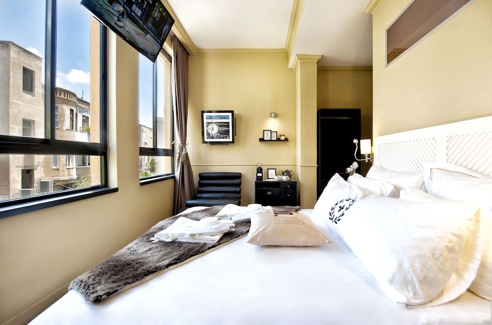 Luxury Room, City View